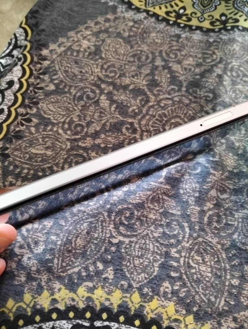 OPPO A3 4