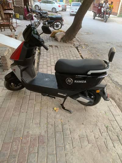 RAMZA electric scooty LIBERTY MODEL 144 km driven
