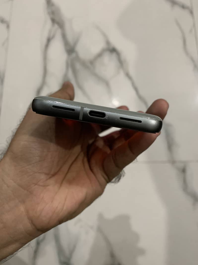 Google Pixel 8 5