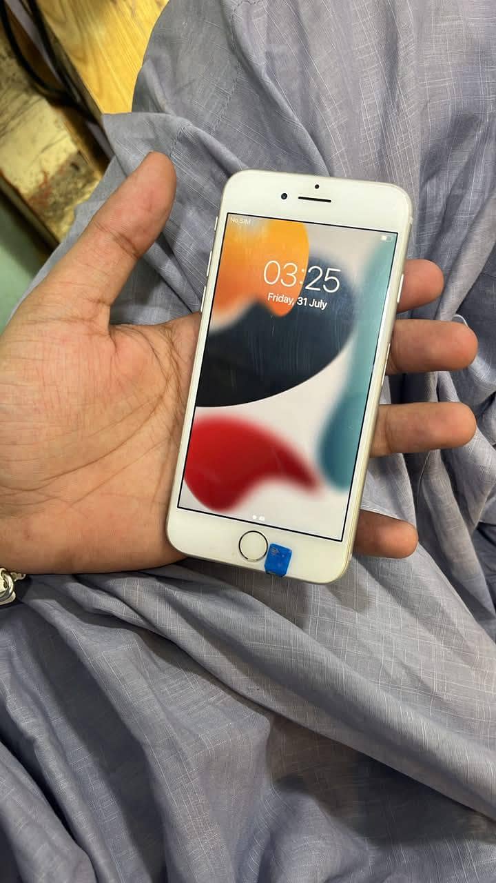 Apple iPhone 7 1