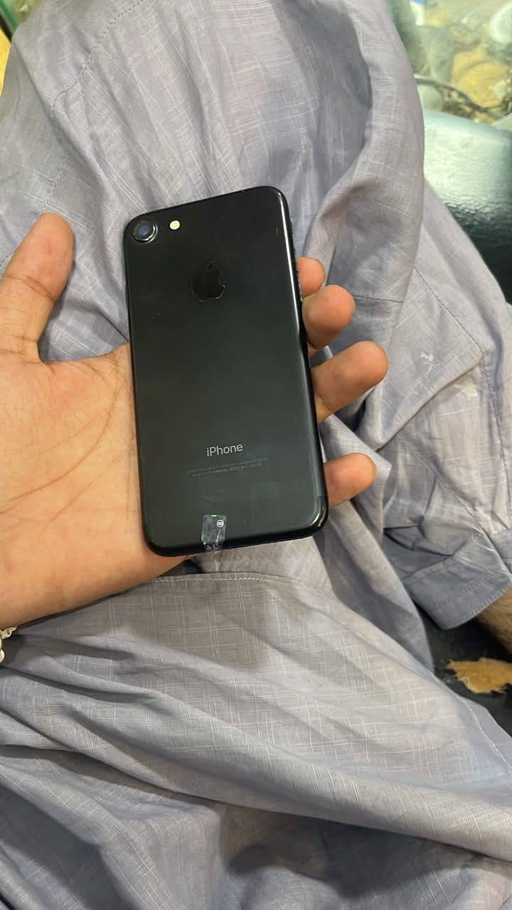 Apple iPhone 7 4