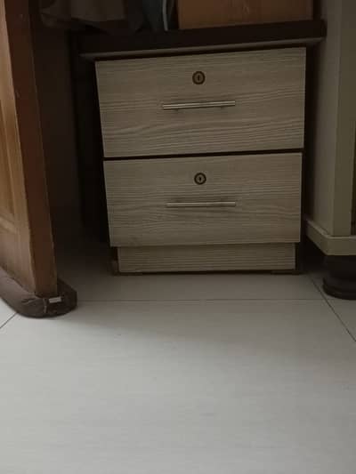 Bed room sett