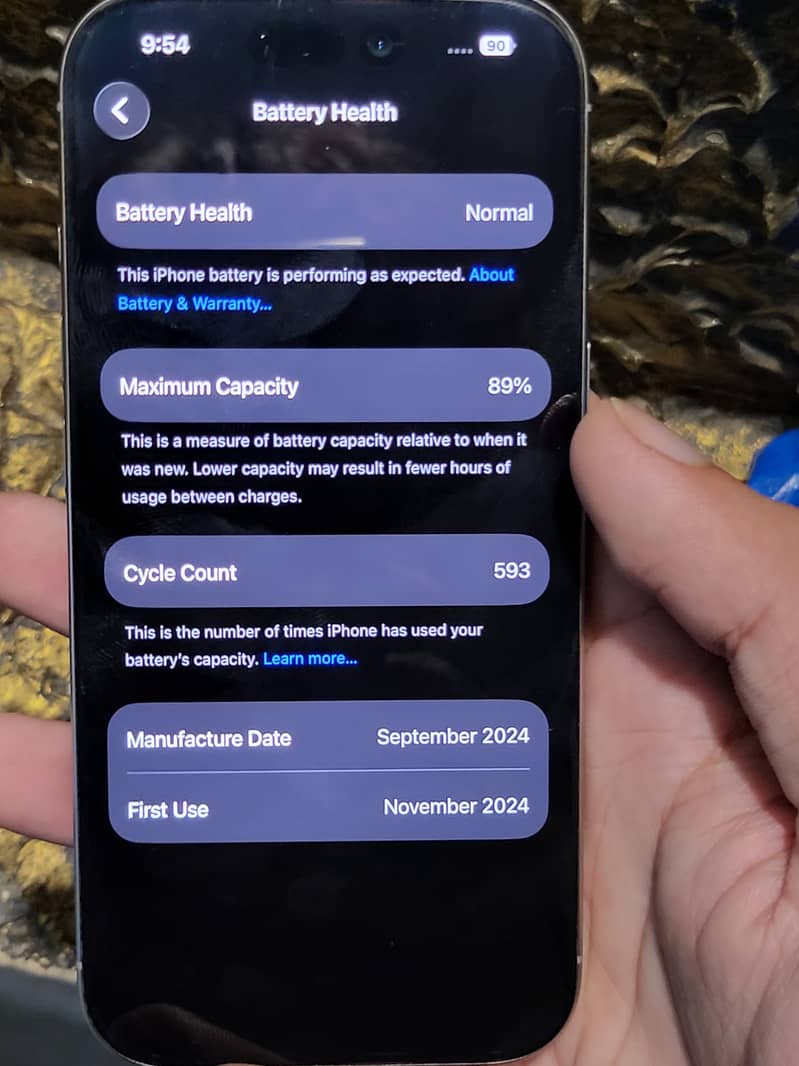 Apple iPhone 16 Pro 3