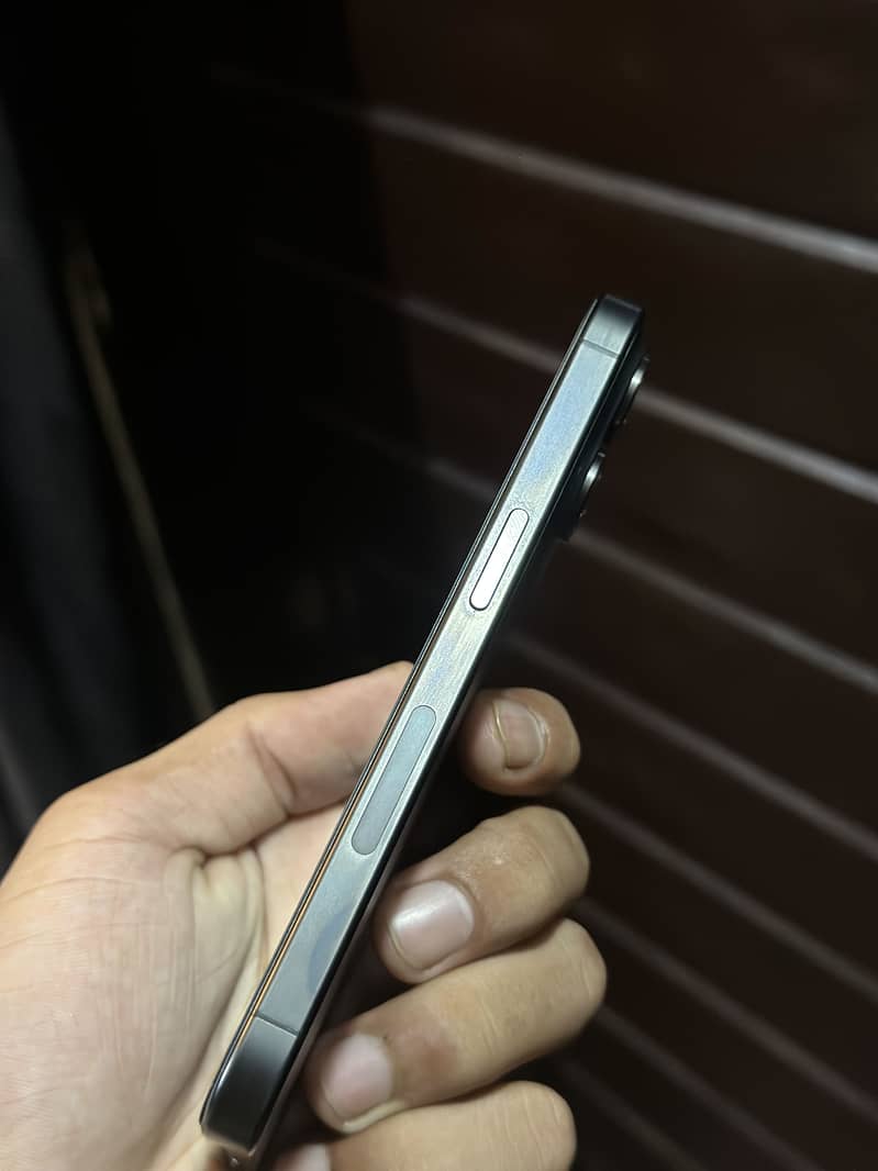 Apple iPhone 15 Pro 1