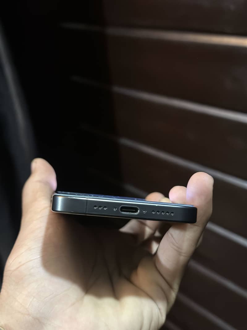 Apple iPhone 15 Pro 3