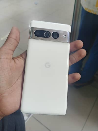 03037119934 pixel 7pro panel ma dot h or koi masala ni h