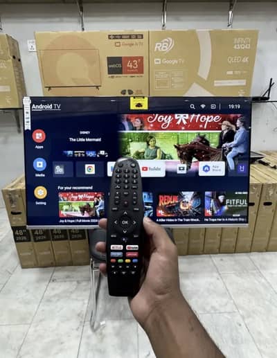 44” InCh Samsung Smart 8k UHD LED TV Brand New O3O2O482663