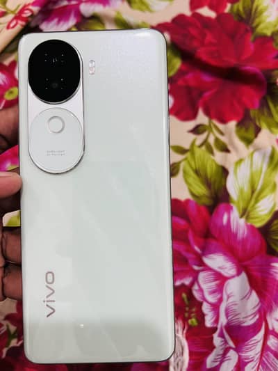 Vivo V40e