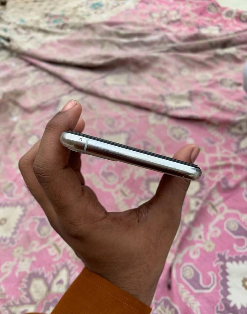 iphone 11 pro max 5