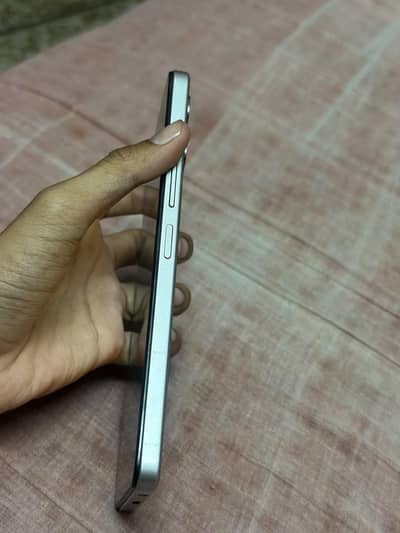 Vivo V30