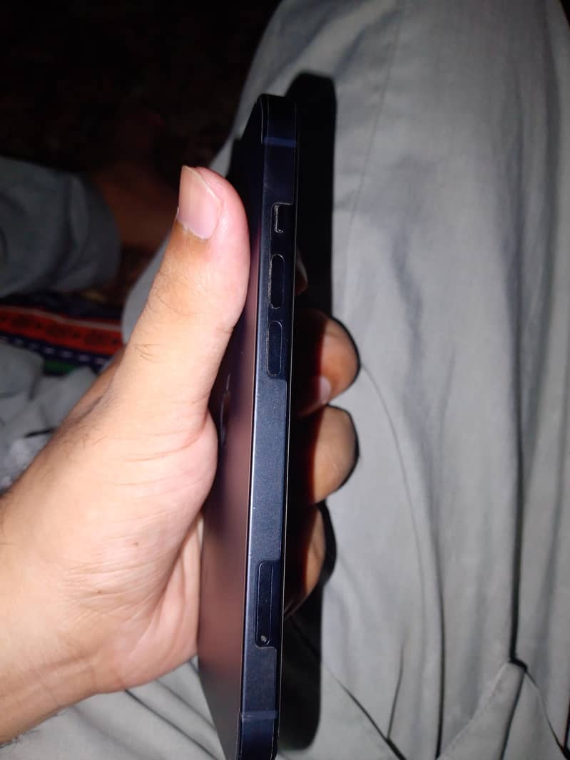 Apple iPhone 13 3