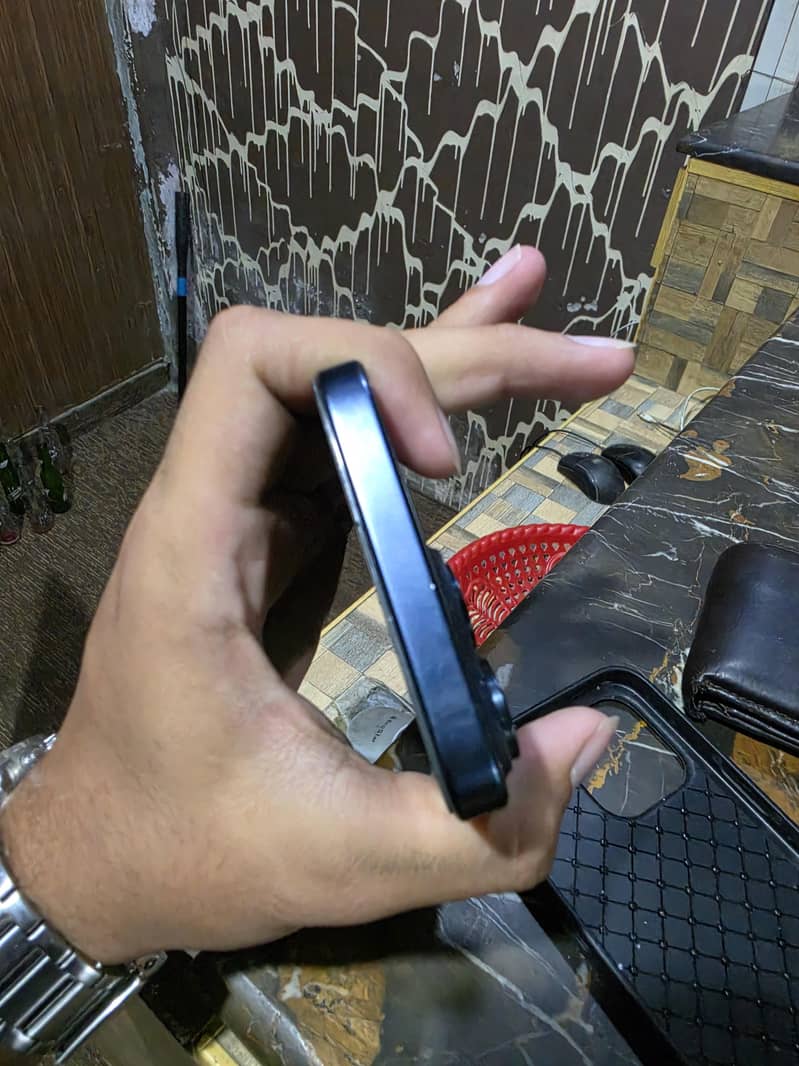 Apple iPhone 15 Pro Max 5