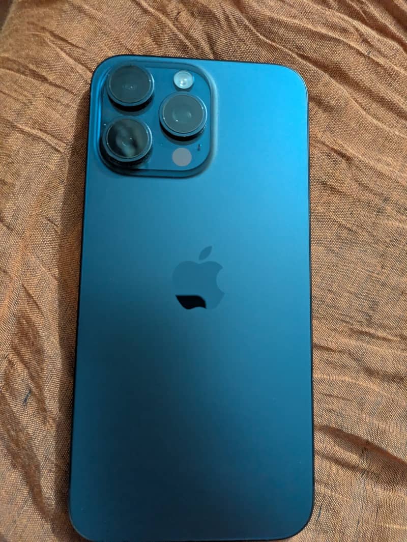 Apple iPhone 15 Pro Max 1