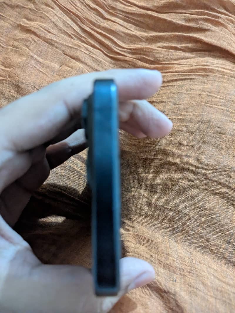 Apple iPhone 15 Pro Max 2