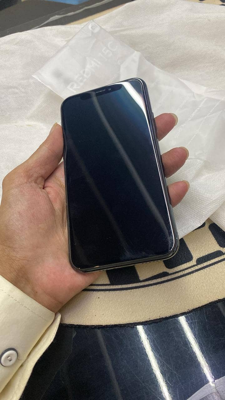 Apple iPhone 11 Pro 1