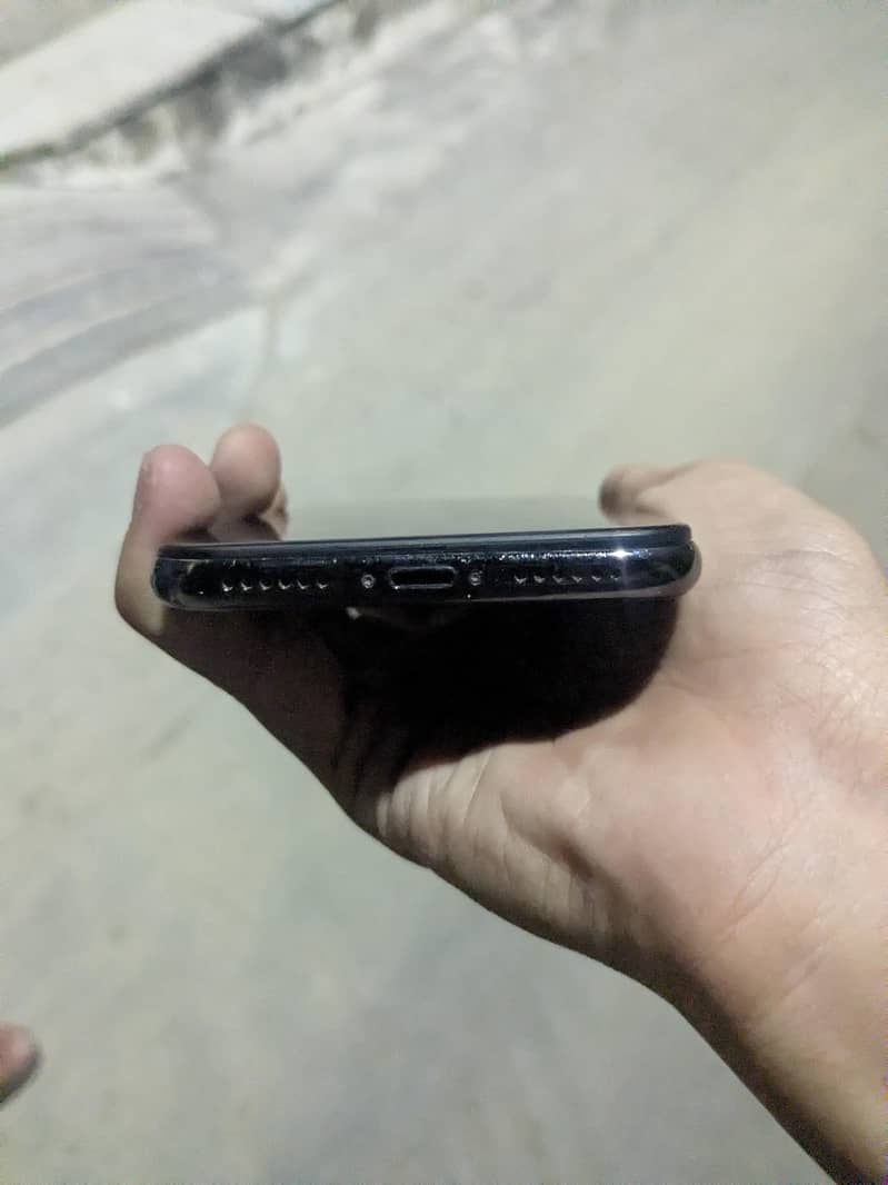 Apple iPhone X 3