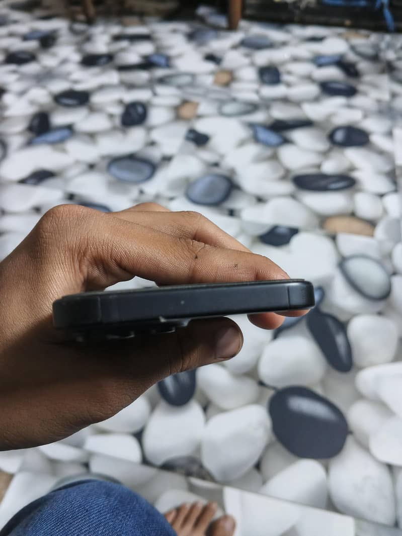 Apple iPhone 15 2