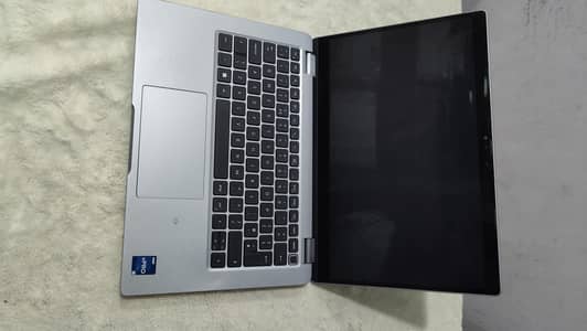 DELL LATITUDE  13th generation 5340  2in1 (Core i5)