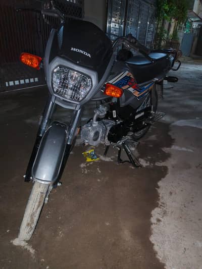 Honda CD Dream 2025