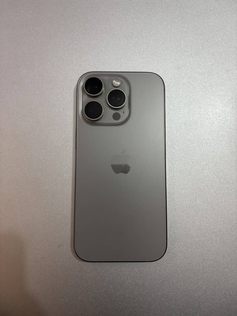 Apple iPhone 16 Pro 0