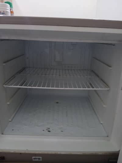 Fridge for sale Dowlance Medium