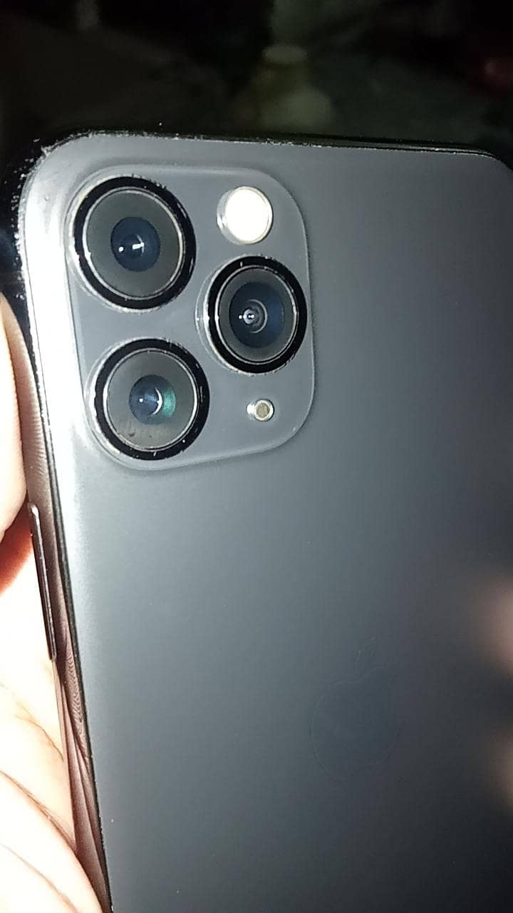 Apple iPhone 11 Pro 1