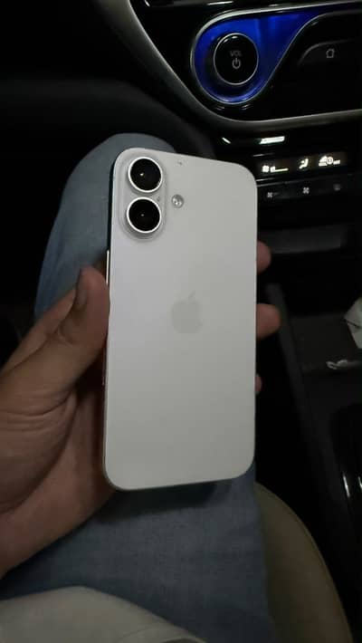 Apple iPhone 16