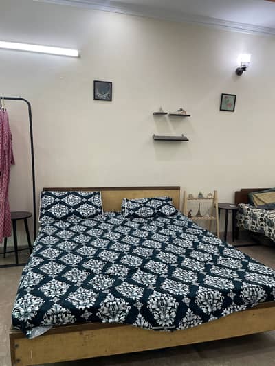 Bed and mattress