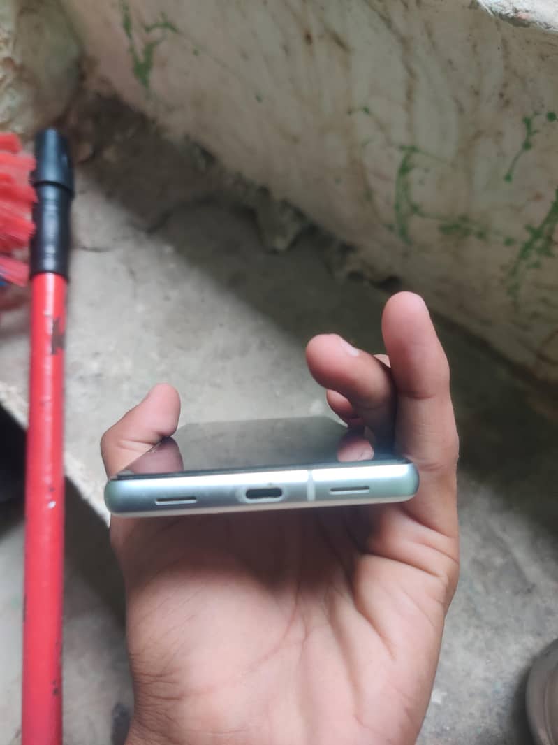 Google Pixel 7a 4
