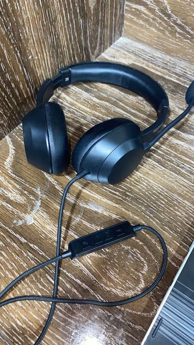 Headset for sale A4 teck with box
