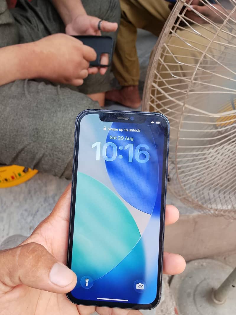 Apple iPhone 12 1