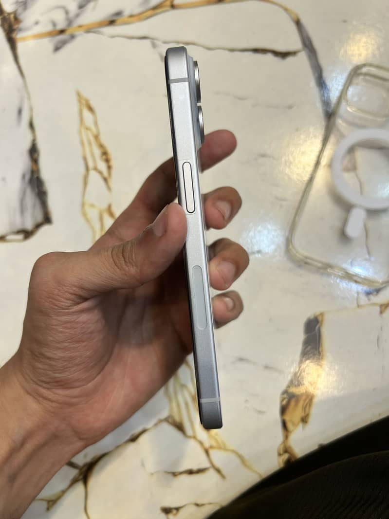 Apple iPhone 15 1
