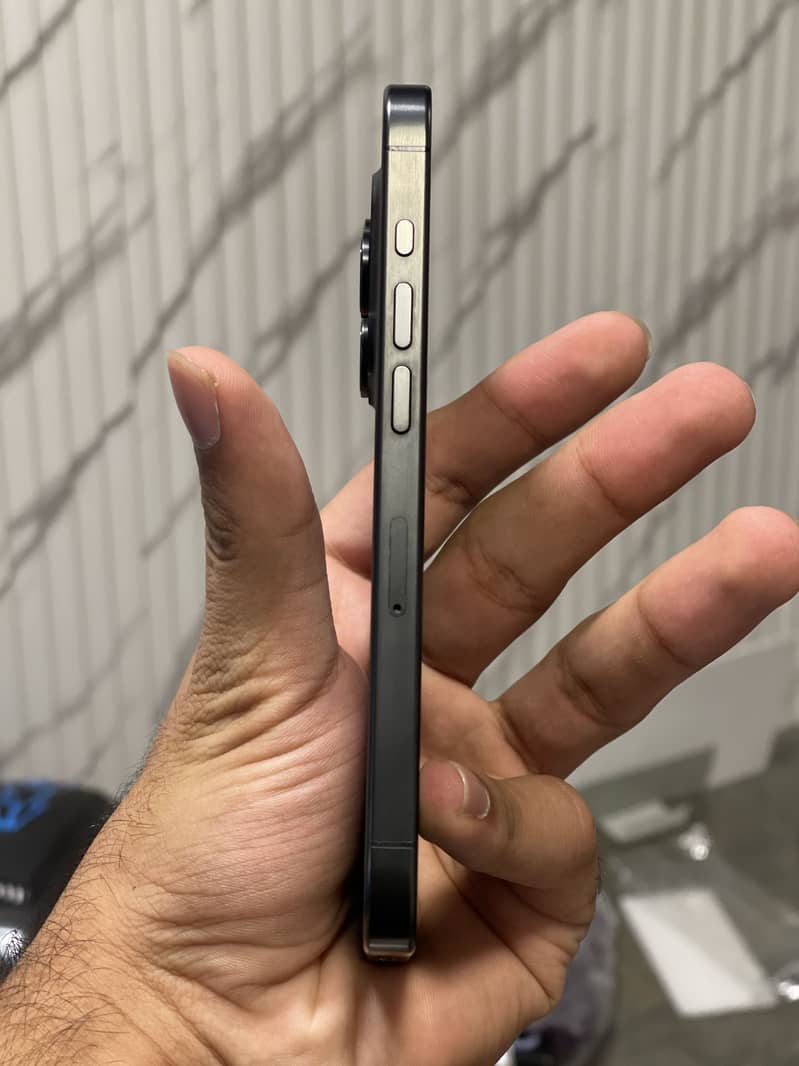 Apple iPhone 15 Pro 1
