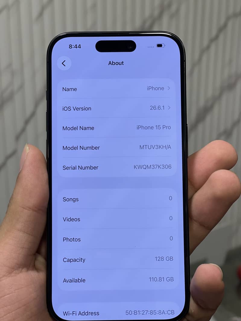 Apple iPhone 15 Pro 6