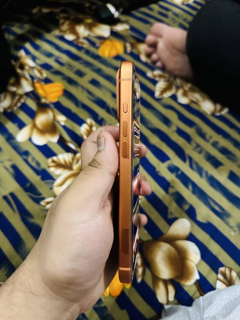 Iphone 17 pro Max 4