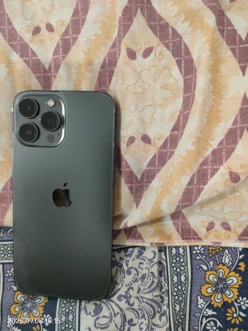 Apple iPhone 13 Pro Max 4