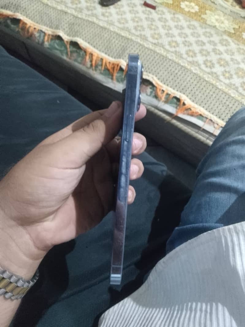 Apple iPhone 13 Pro Max 1