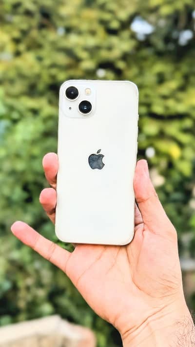 Apple iPhone 13