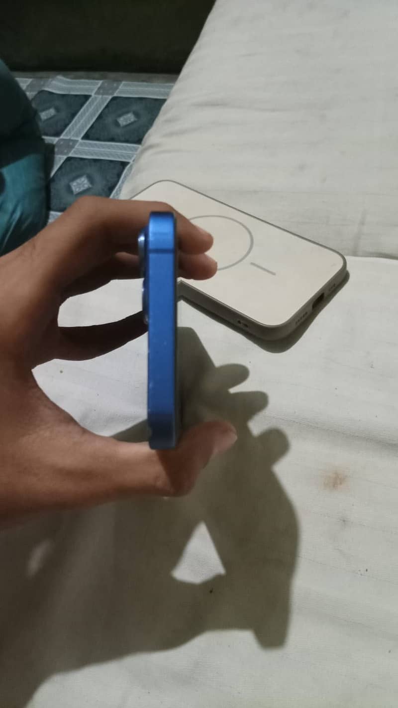 Apple iPhone 13 6