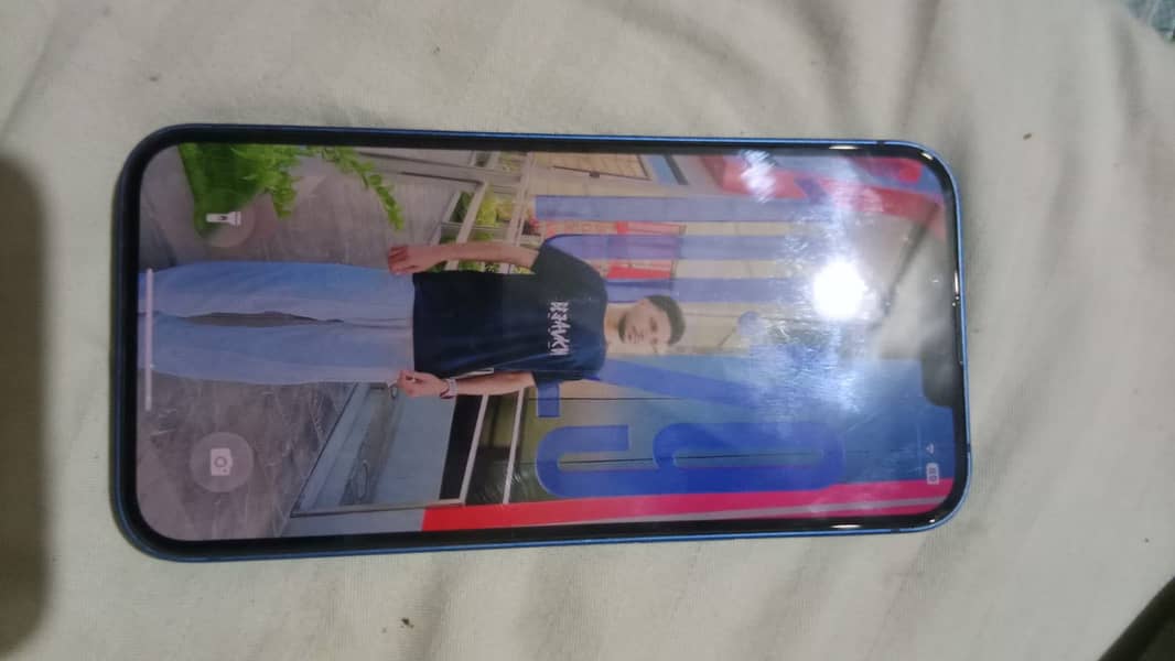 Apple iPhone 13 8
