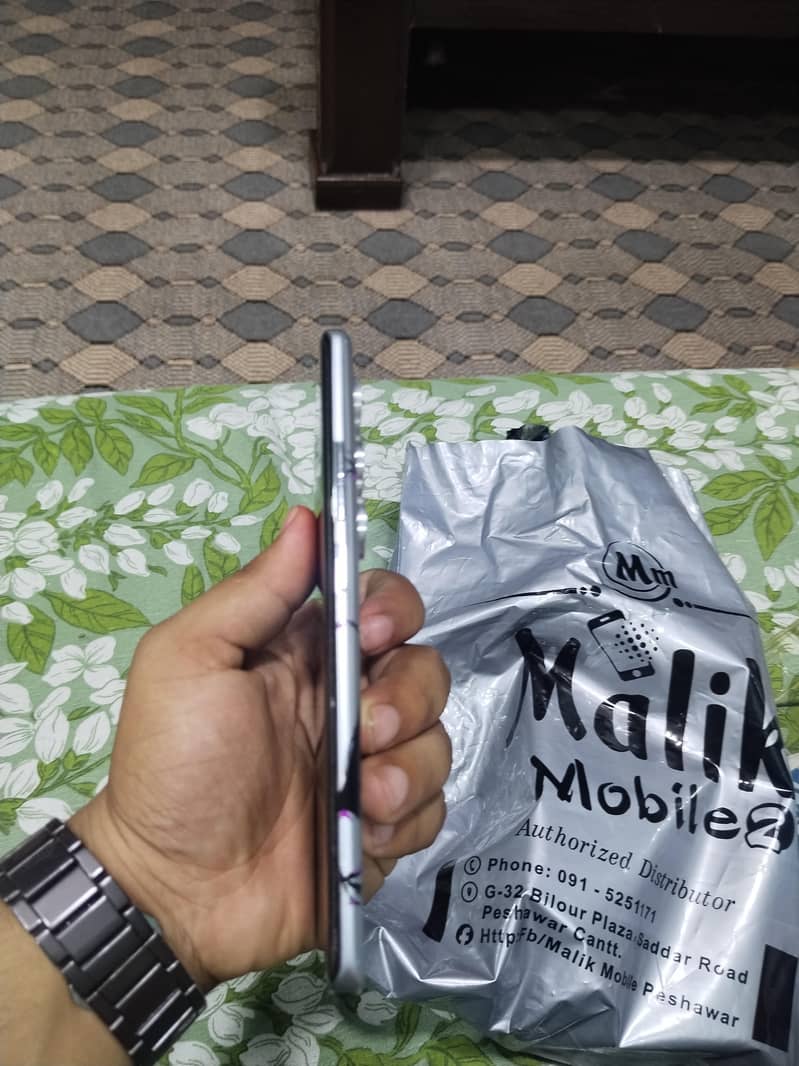 Tecno CAMON 40 Pro 1