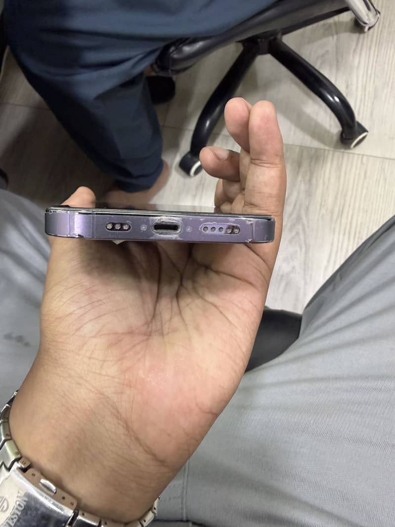 Apple iPhone 14 Pro 1