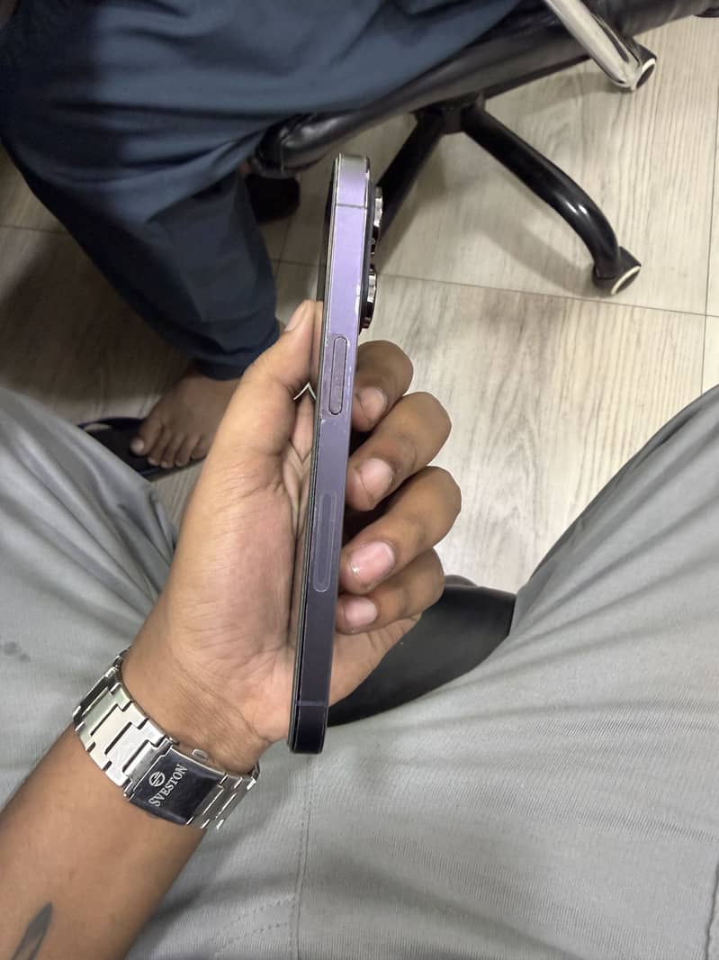 Apple iPhone 14 Pro 4