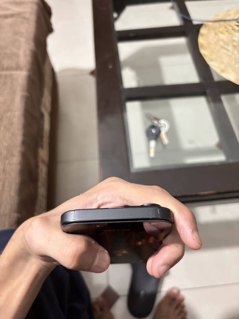 Apple iPhone 16 Pro (Jv) 256 2