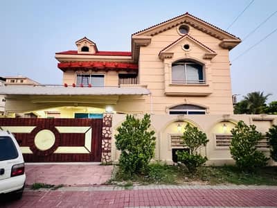 Bahria Town Phase 3 1 Kanal Fully Furnished House For Rent