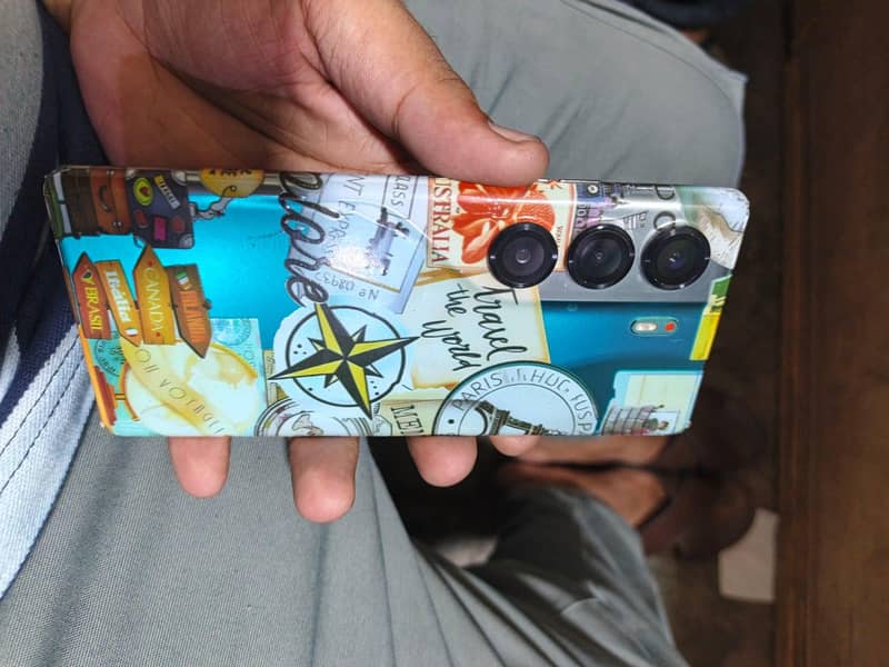 Tecno CAMON 40 Pro 4