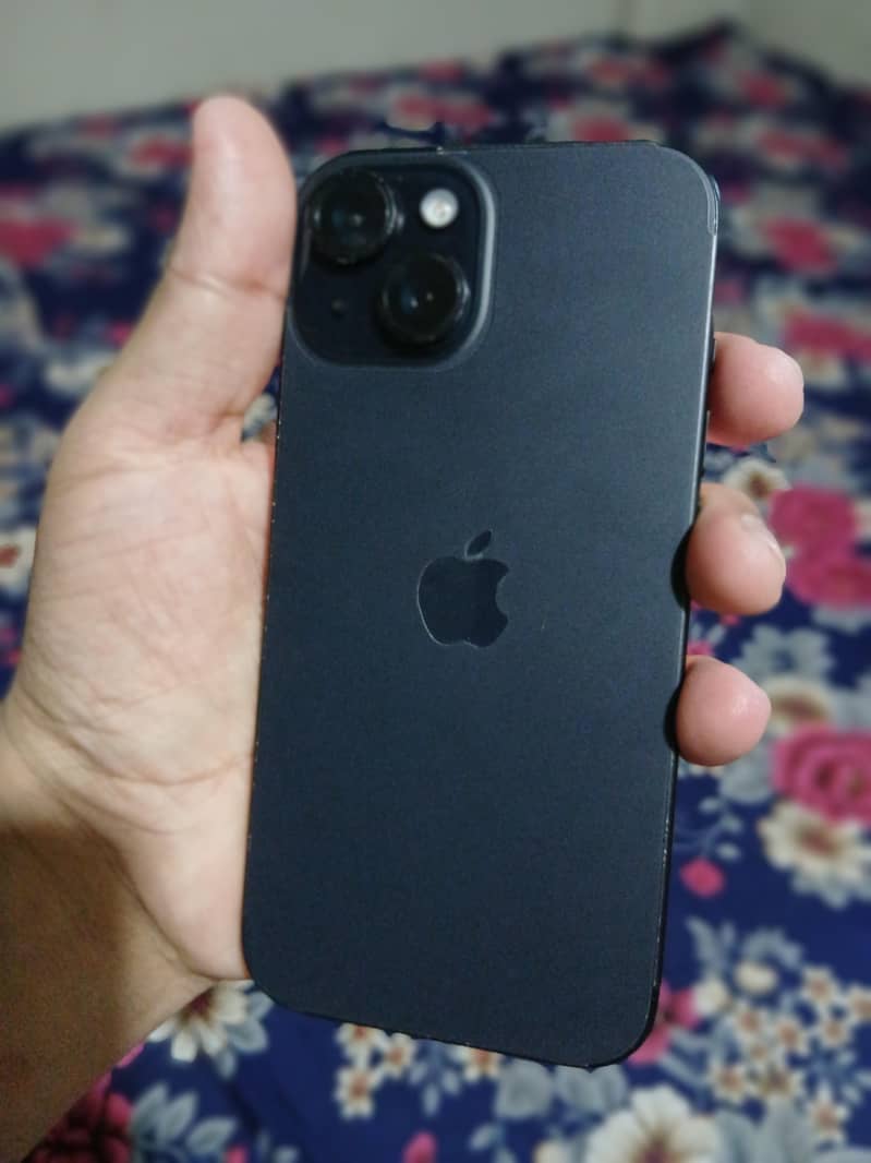 Apple iPhone 15 4