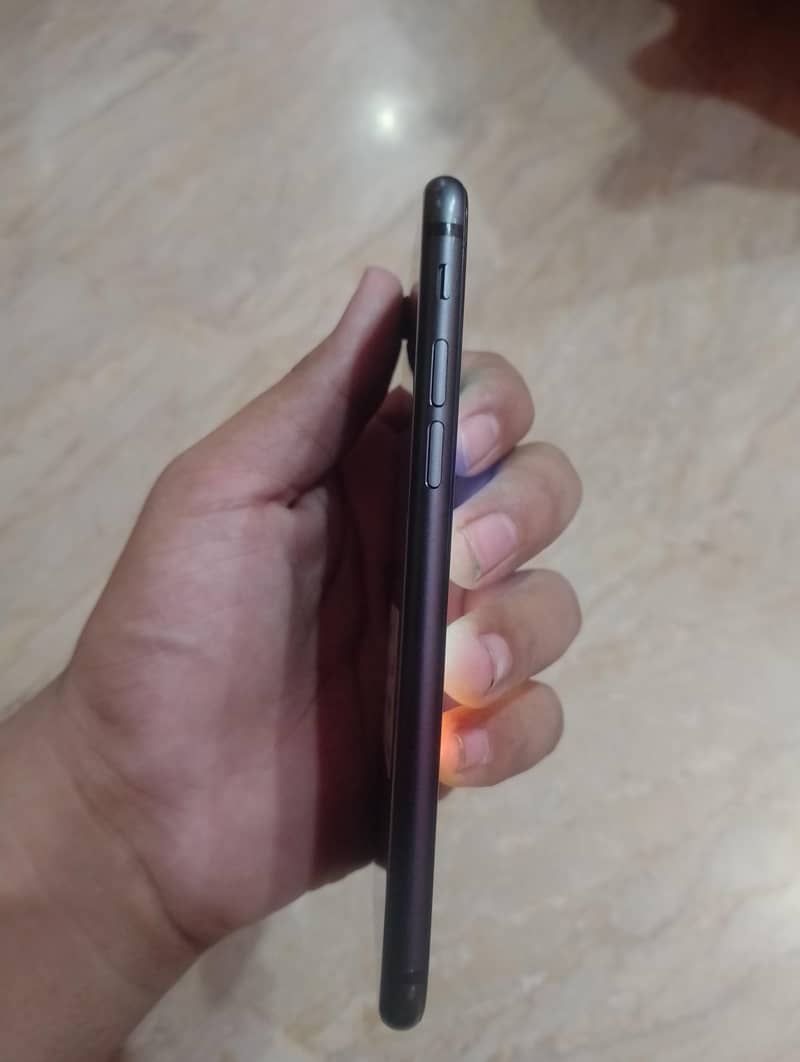 Apple iPhone 8 1
