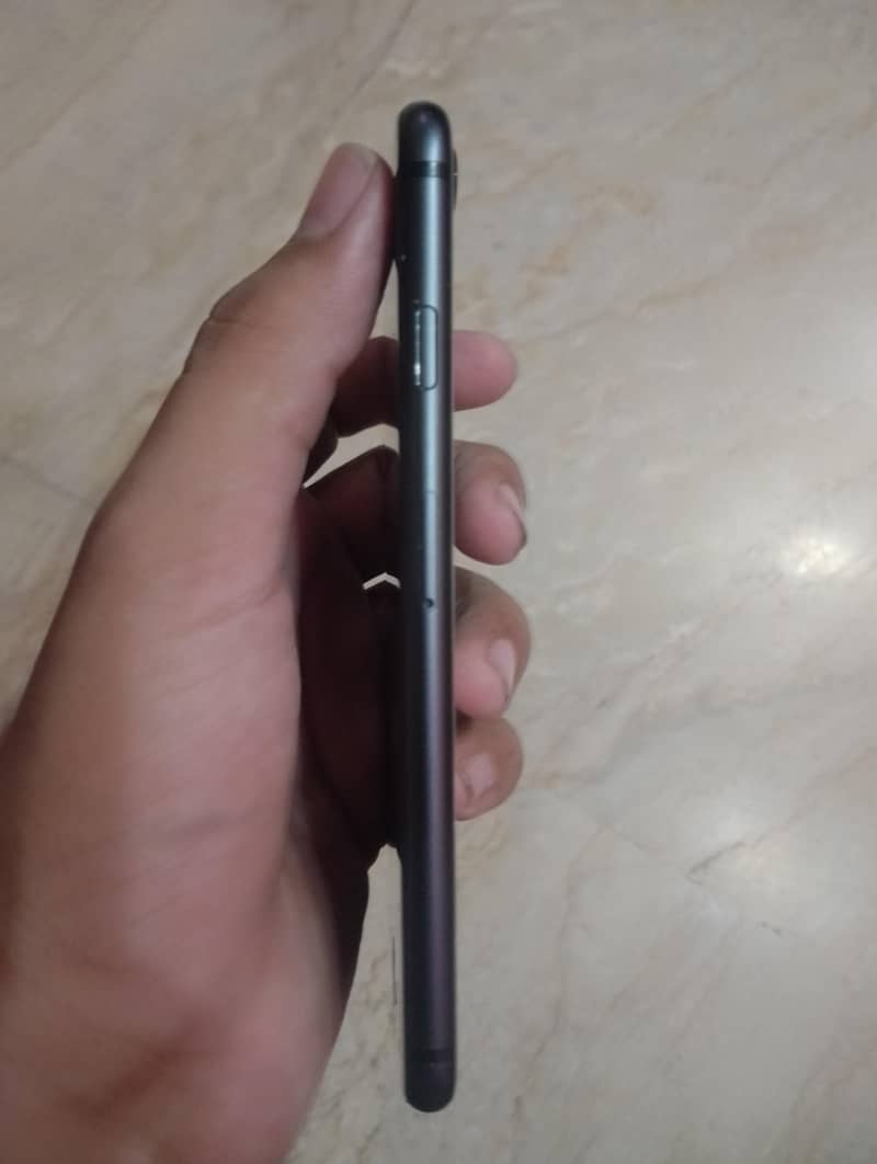 Apple iPhone 8 4