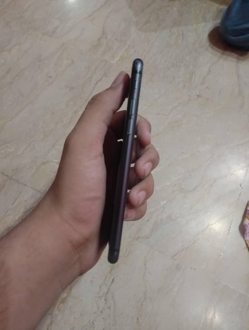 Apple iPhone 8 6